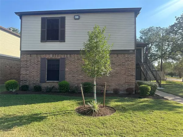 715-B Skylark RD #715-B, Pasadena, TX 77502