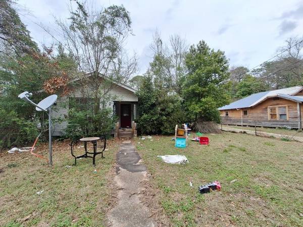 506 M L King DR, Woodville, TX 75979