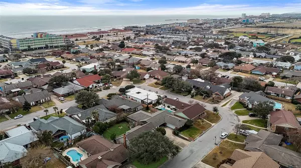 Galveston, TX 77551,7713 Beaudelaire Circle