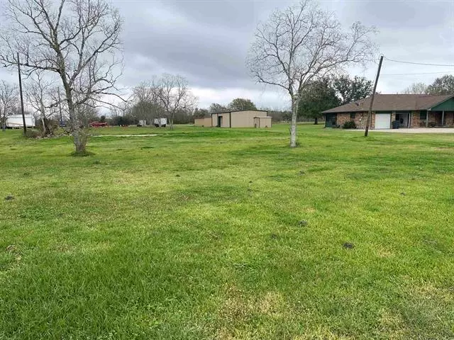 17677 Boondocks RD, Beaumont, TX 77705