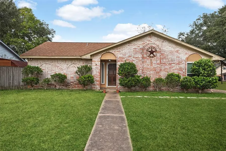 2002 Yorktown CT S, League City, TX 77573