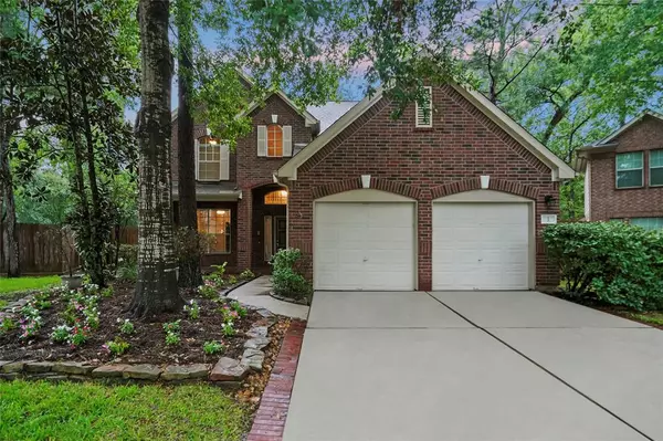 2 Florian CT, The Woodlands, TX 77385