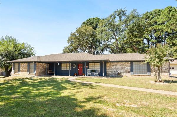 2293 An County Road 359, Palestine, TX 75803