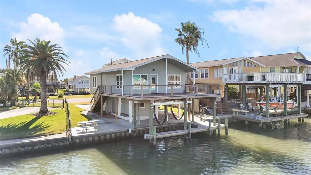 16600 FLOUNDER WAY, Jamaica Beach, TX 77554