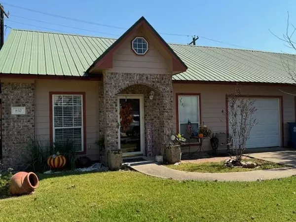 832 Tangle Oaks, Bellville, TX 77418