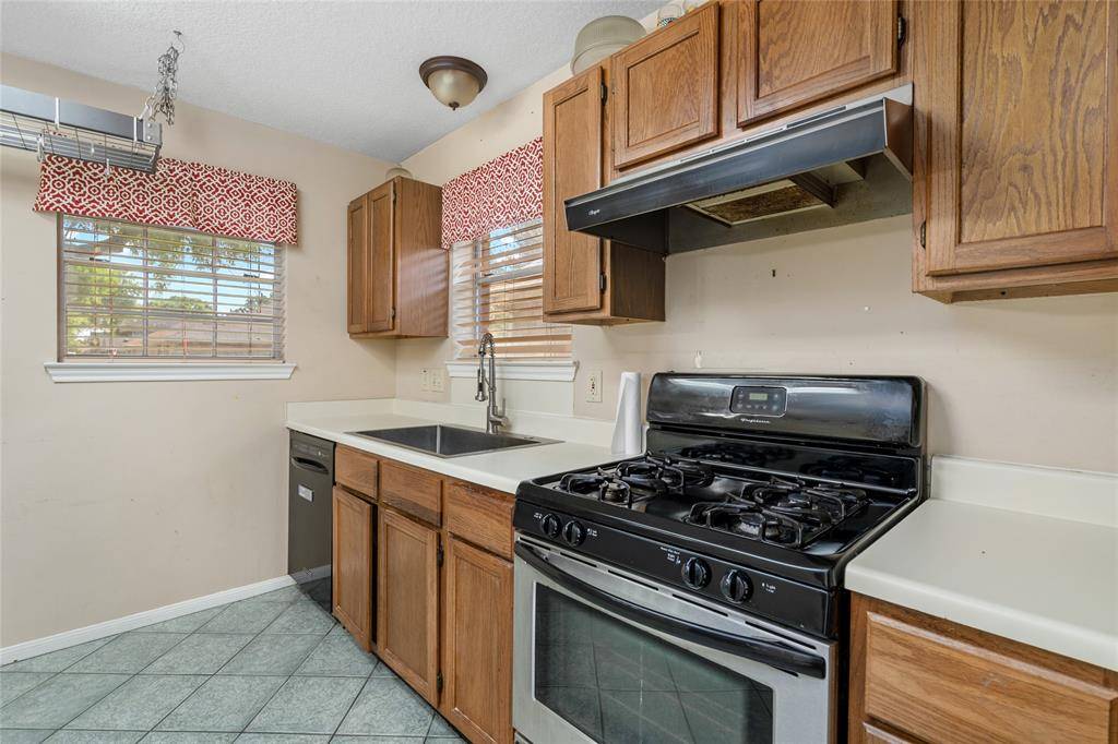 Dickinson, TX 77539,2721 Overland TRL