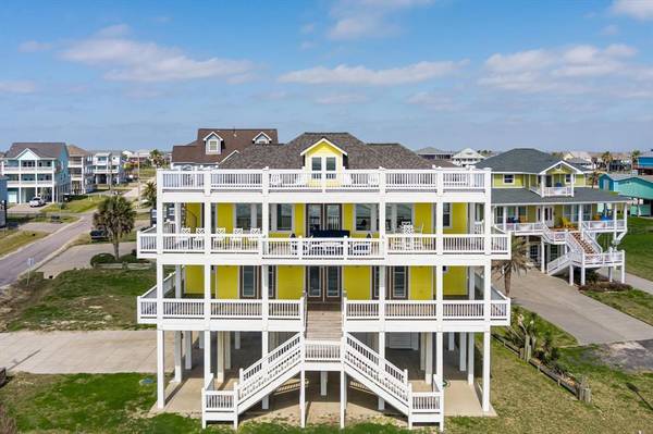 804 Eastview DR, Crystal Beach, TX 77650