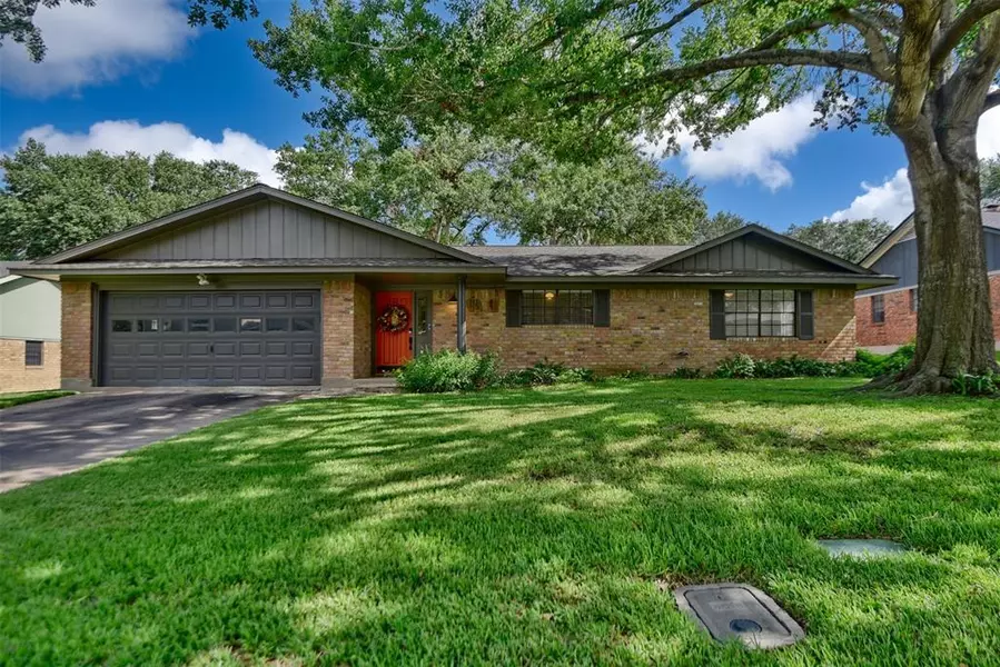 1507 Leslie D LN, Brenham, TX 77833