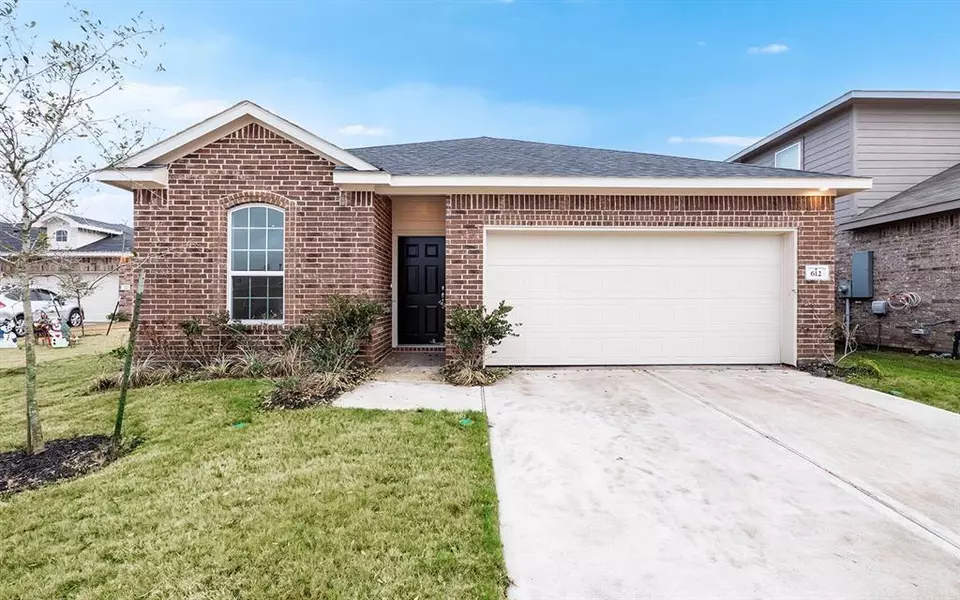 612 Wood Duck CT, Clute, TX 77531