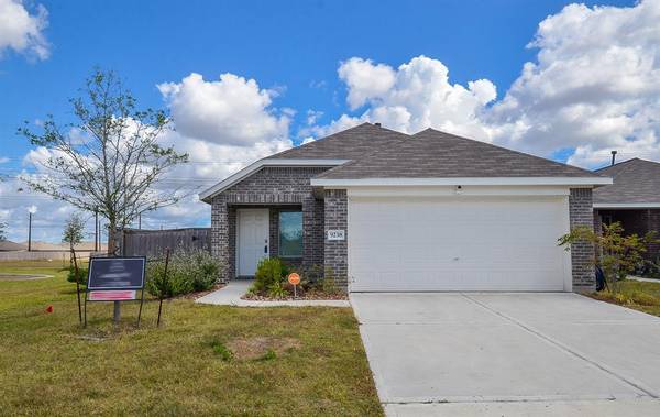 9238 Burnet Fields DR, Baytown, TX 77521