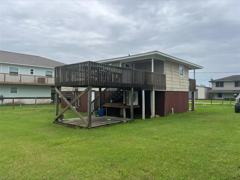 219 Palm DR, Liverpool, TX 77577