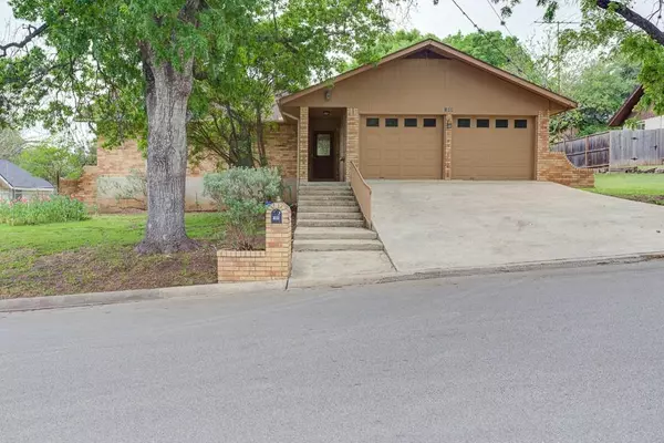 108 Mission DR, New Braunfels, TX 78130