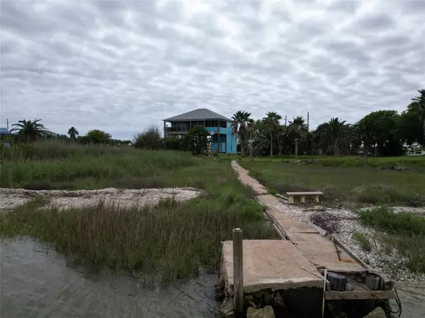 Gilchrist, TX 77617,1280 Yacht Basin