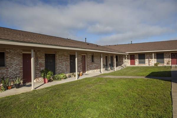 8219 Perrin Beitel RD, San Antonio, TX 78218