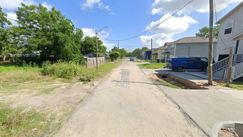 2207 Abernathy ST, Houston, TX 77026