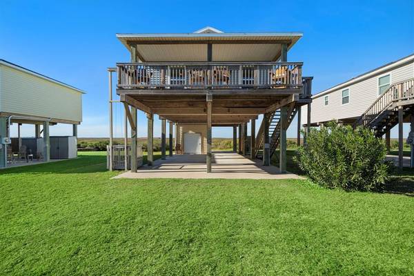 2807 Blue Water HWY, Surfside Beach, TX 77541