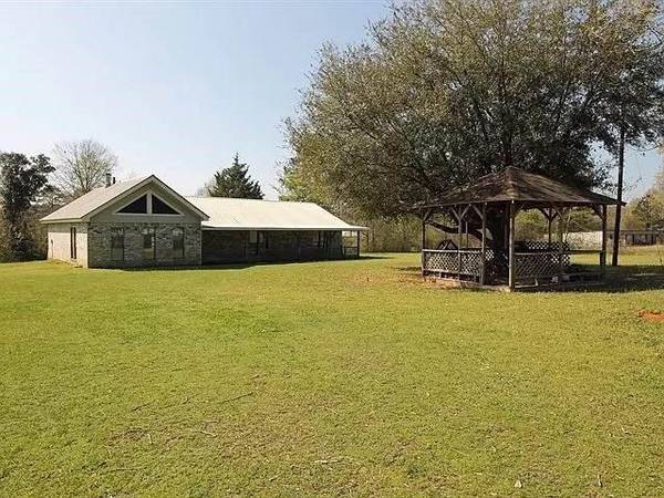 943 State Highway 103 W, San Augustine, TX 75972