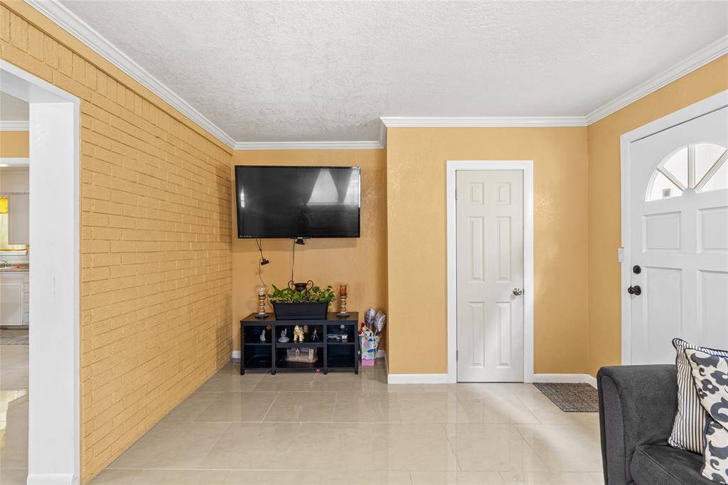 Huntsville, TX 77320,111 Town And Country LN