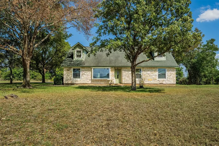 901 Neumann RD, Brenham, TX 77833