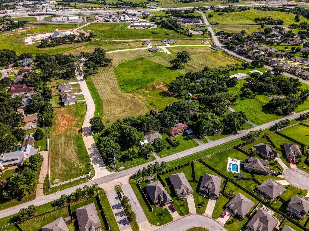 Brenham, TX 77833,2433 Oak Hollow LN