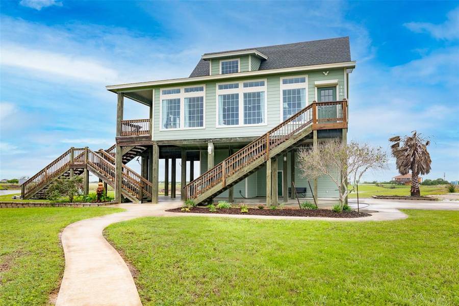 114 White Marlin DR, Port Lavaca, TX 77979