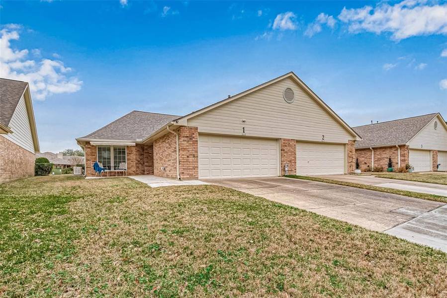 3013 Flower Field LN #1, Pearland, TX 77584