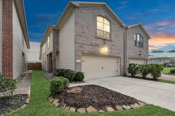 5203 Dartmoor Ridge TRL, Houston, TX 77066