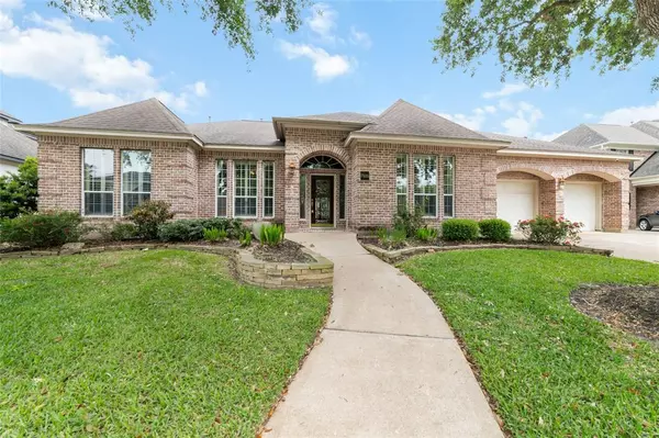 7515 Shannondale DR, Sugar Land, TX 77479