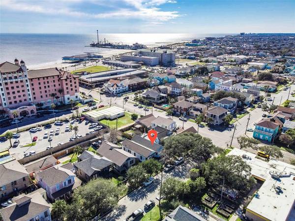 2021 Avenue O 1/2, Galveston, TX 77550