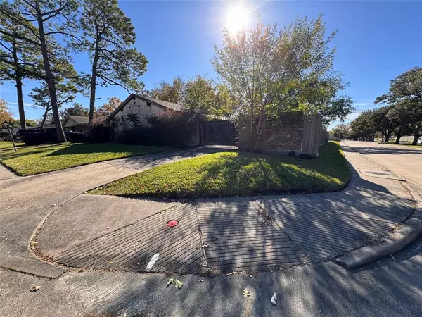 Houston, TX 77071,15343 E Willowwind CIR