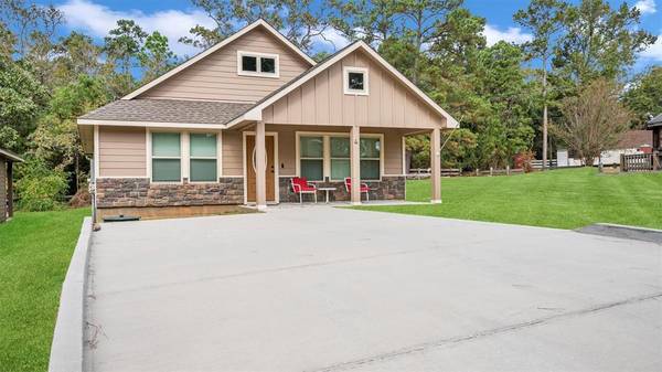 4 Firewood RD, Huntsville, TX 77340