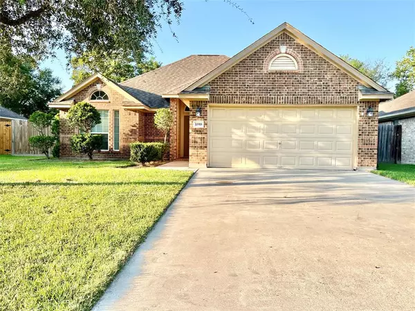 11918 Oregon Trail, Santa Fe, TX 77510