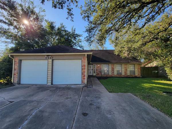 8607 Running Bird LN, Houston, TX 77489