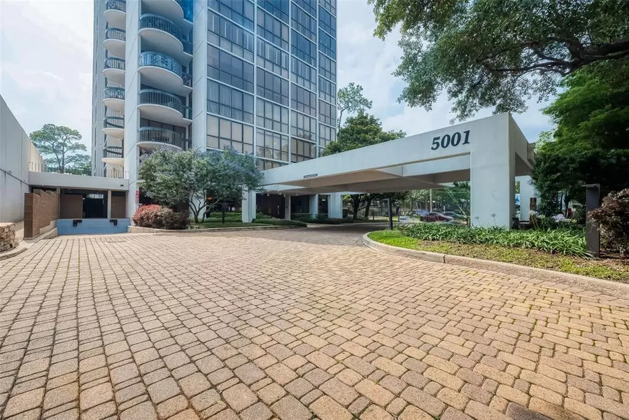 5001 Woodway DR #303, Houston, TX 77056