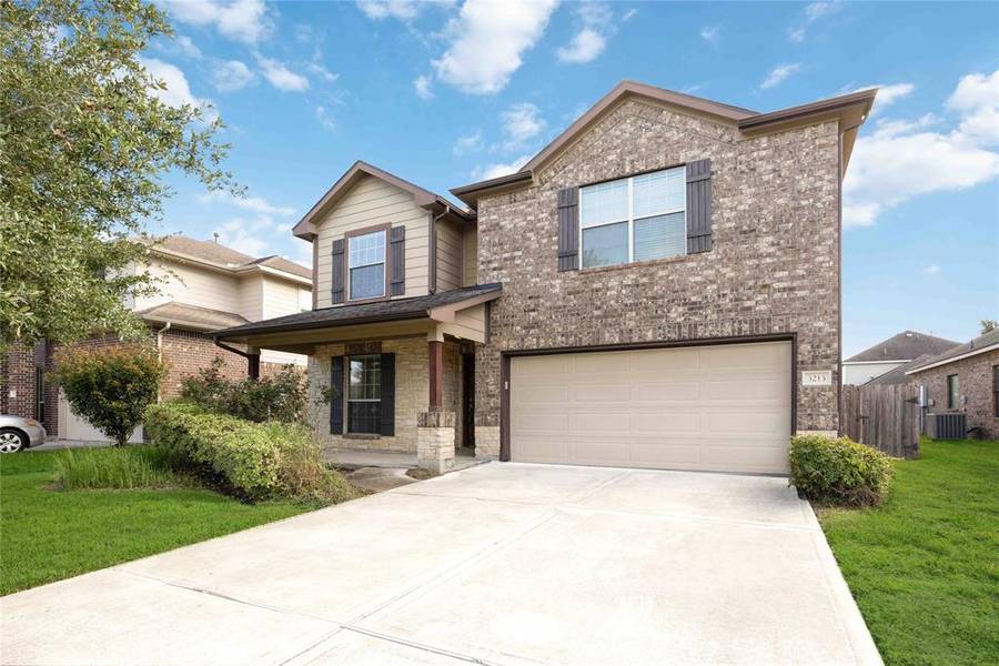 3213 Southern Green DR, Pearland, TX 77584