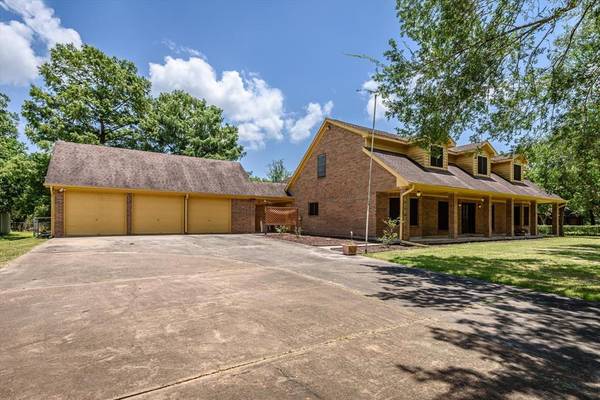 7235 Fm 646 RD S, Santa Fe, TX 77510