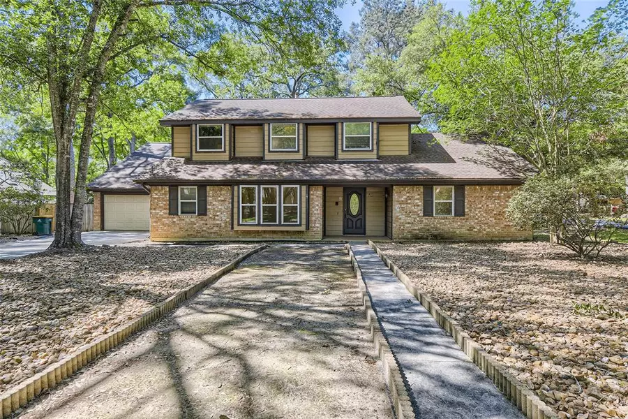 2 Knoll Pines CT, Spring, TX 77381