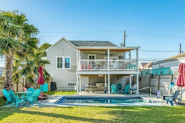 2411 42nd ST, Galveston, TX 77550