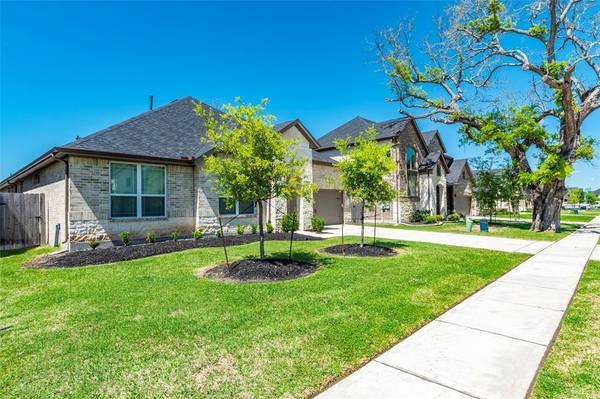 2547 Ravenna CT, Friendswood, TX 77546