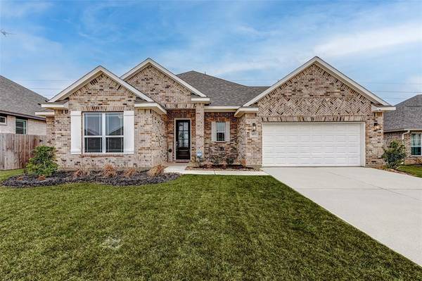 413 Hunters Crossing, Sealy, TX 77474