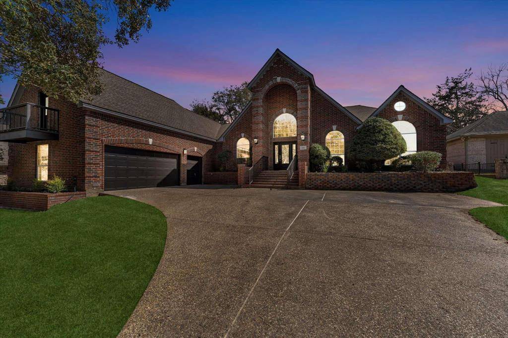 116 Spring Lake DR, Conroe, TX 77356