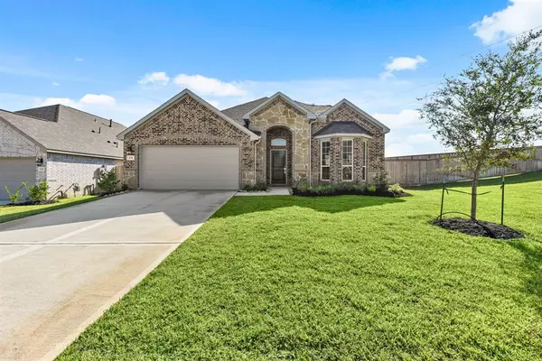 104 Dina LN, Montgomery, TX 77356