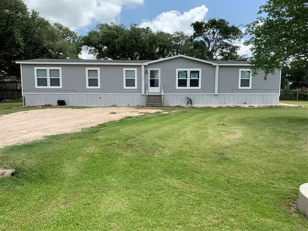 2902 Duncan DR, Oyster Creek, TX 77541