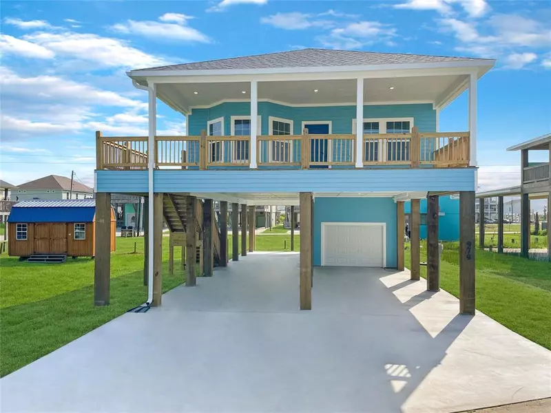 979 S Fisherman DR, Crystal Beach, TX 77650