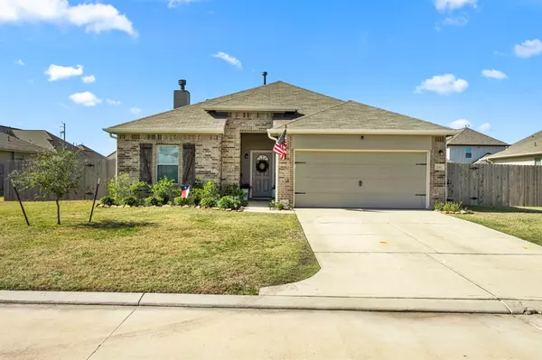 1047 Brahma CIR, East Bernard, TX 77435