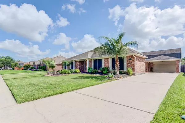 410 Scarlet Sage DR, League City, TX 77573