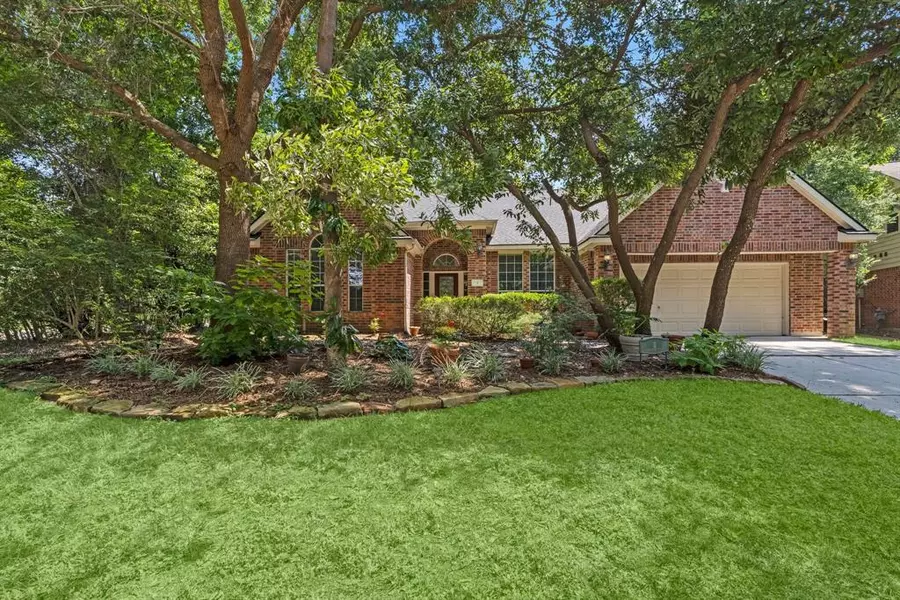 3 Clarewood CT, The Woodlands, TX 77385