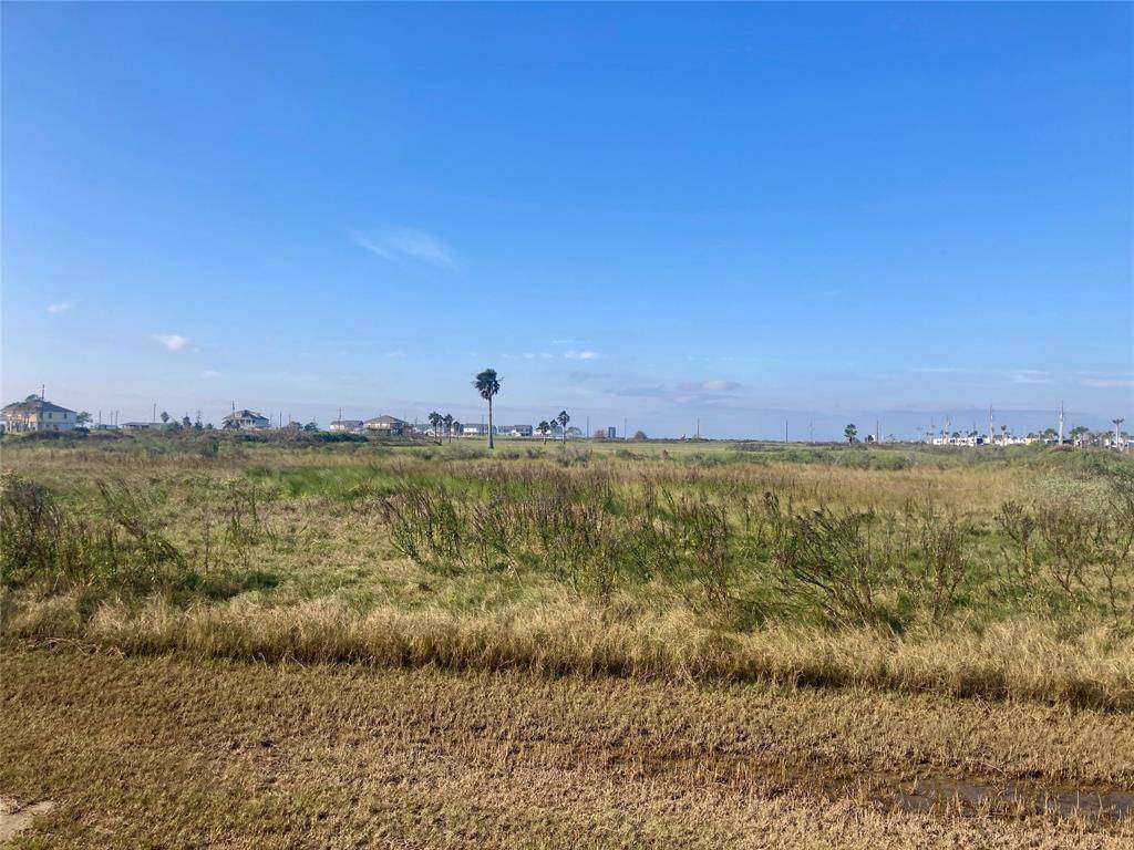 Crystal Beach, TX 77650,697 OVERLOOK DR