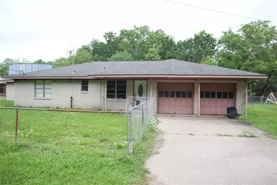 1680 S Ann ST, Sour Lake, TX 77659