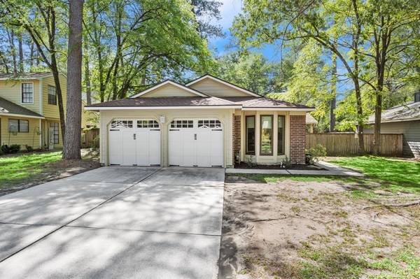 18 Camberwell CT, The Woodlands, TX 77380